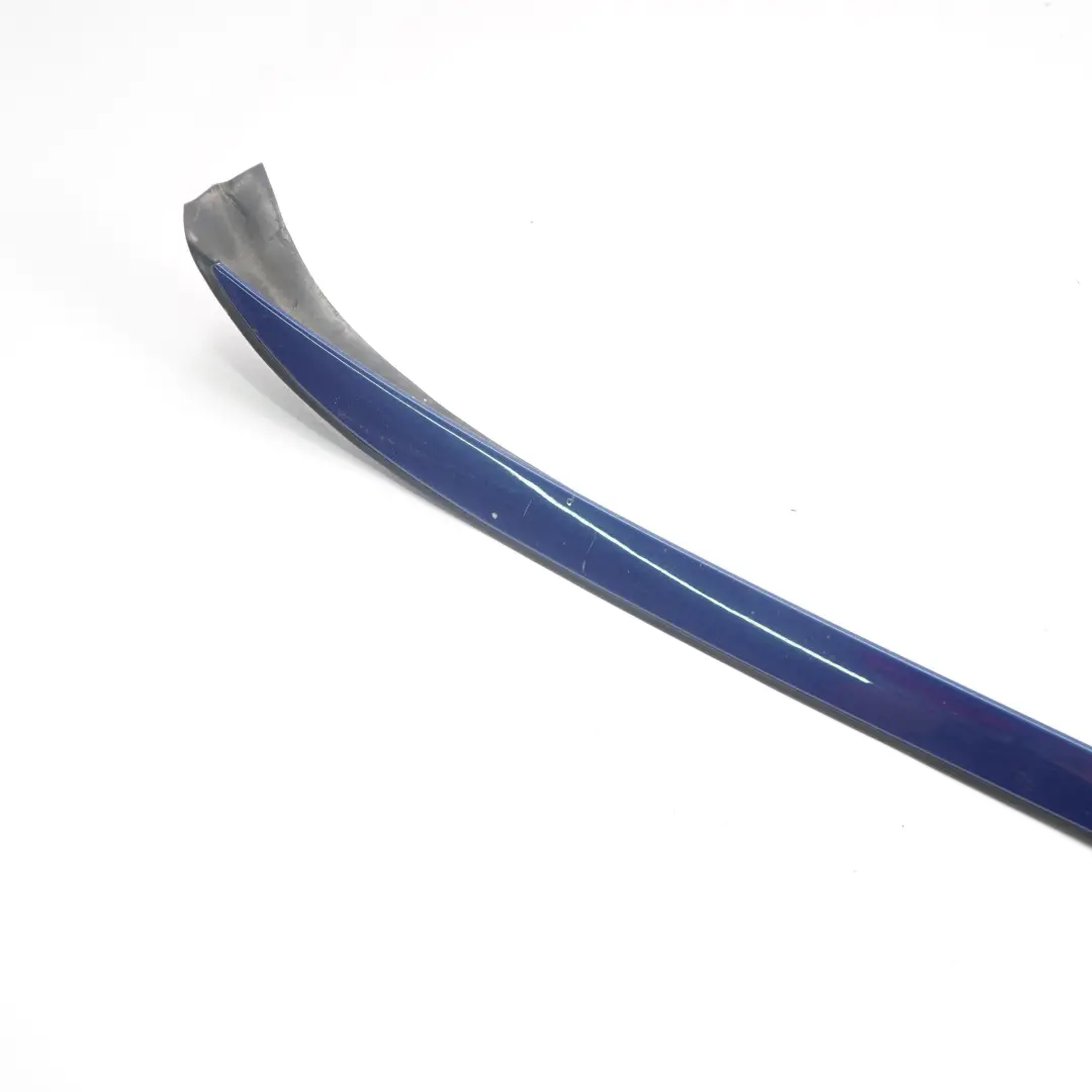 Striscia Trim Parabrezza anteriore sinistra Le Mans Blau Blu per BMW E90 E91 con numero di parte 7184005 BMW E90 E91 Striscia Trim Parabrezza anteriore sinistra Le Mans Blau Blu - SKU 7184005-LMB - Numero di parte 7184005