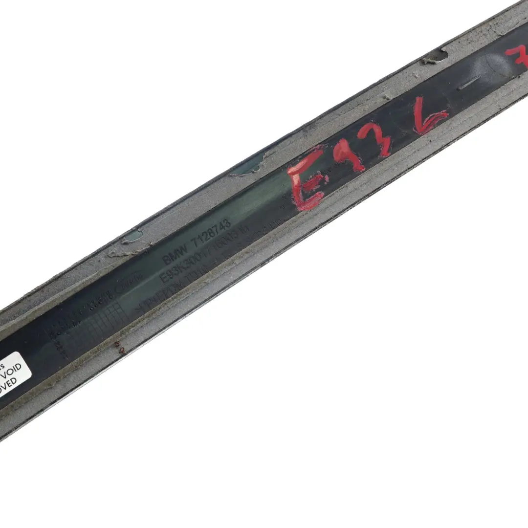 Plegable Superior Izquierda Moldura Tira Titan Plata para BMW E93 F33 Cabrio con número de pieza 7184027 BMW E93 F33 Cabrio Plegable Superior Izquierda Moldura Tira Titan Plata - SKU 7184027-TS - Número de pieza 7184027