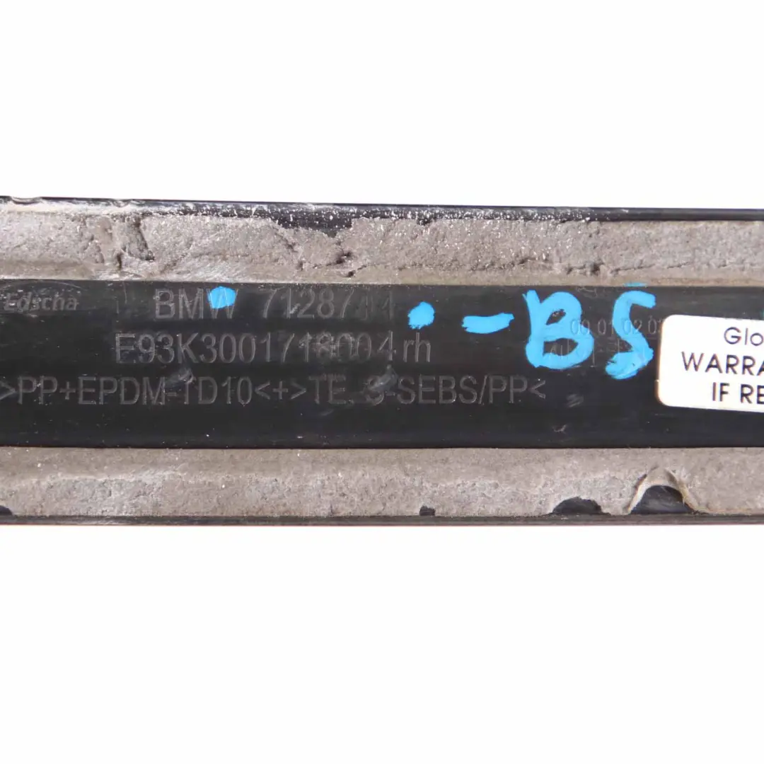 Bande Moulage Rabattable Droite Couverture Noir Saphir 475 pour BMW E93 F33 à propos du numéro de pièce 7184028 BMW E93 F33 Bande Moulage Rabattable Droite Couverture Noir Saphir 475 - SKU 7184028-BS - Numéro de pièce 7184028