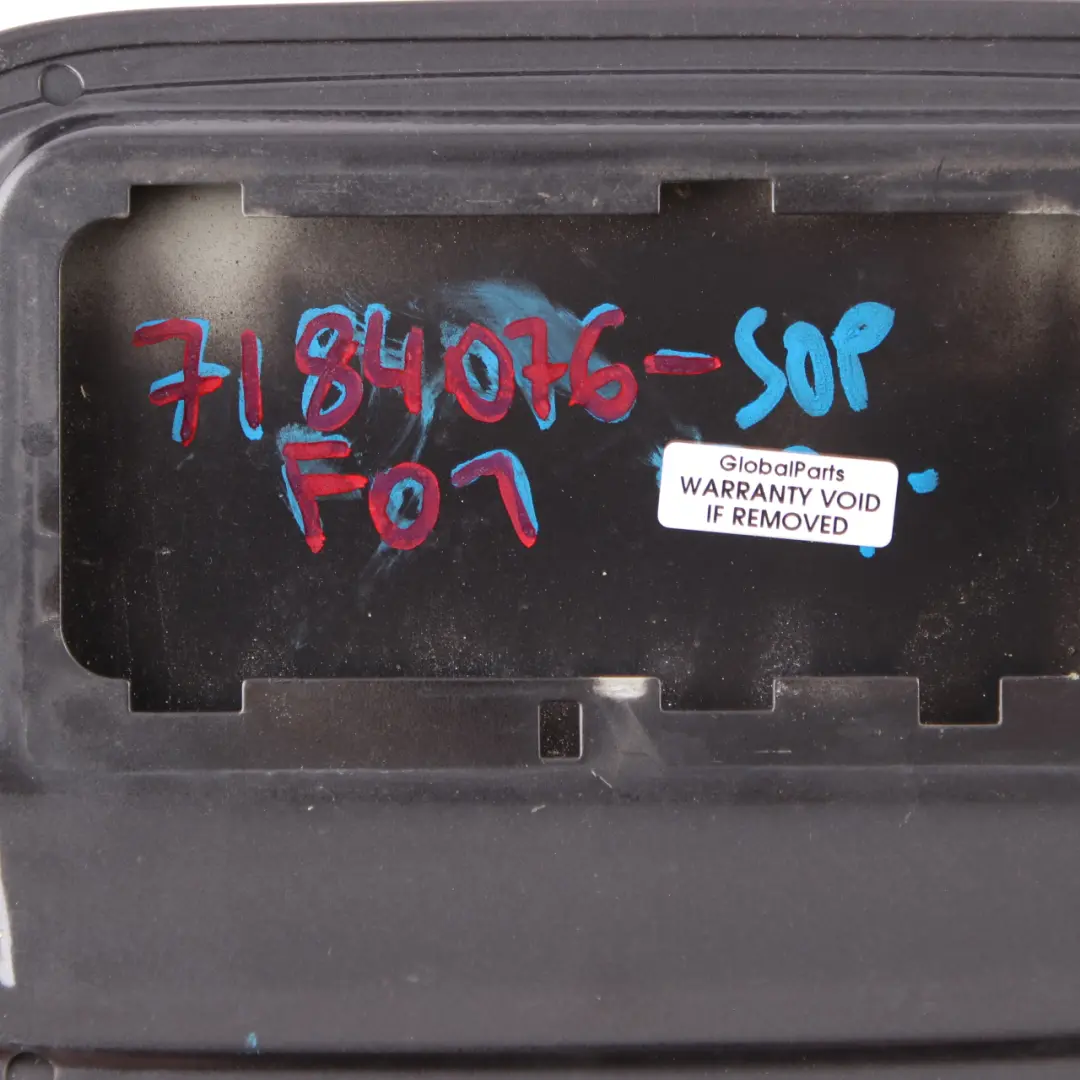 Tankdeckel Klappe Abdeckung Panel Sophistograu Grau B90 für BMW F01 mit Teilenummer 7184076 BMW F01 Tankdeckel Klappe Abdeckung Panel Sophistograu Grau B90 - SKU 7184076-SOP - Teilenummer 7184076
