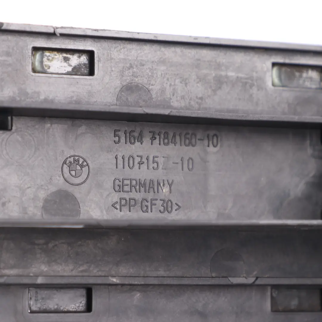 Soporte De Faro BMW F01 F02 Soporte Portador Delantero Derecho para con número de pieza 7184160 Soporte De Faro BMW F01 F02 Soporte Portador Delantero Derecho - SKU 7184160 - Número de pieza 7184160