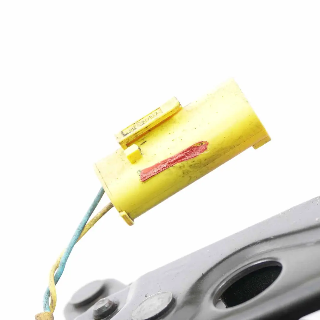 Zamek Maski Prawy Przód do BMW F01 F02 F10 F11 o numerze 7184442 BMW F01 F02 F10 F11 Zamek Maski Prawy Przód - SKU 7184442-1 - Numer Części 7184442