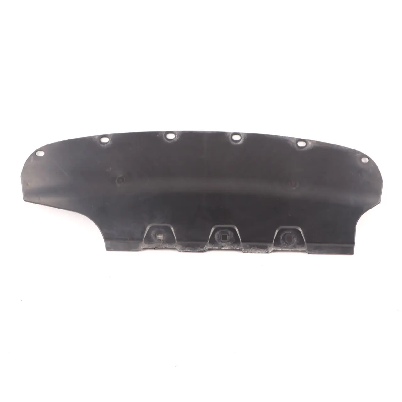 BMW F10 LCI Parachoques Trasero Parte Inferior Guía Central Soporte Embellecedor