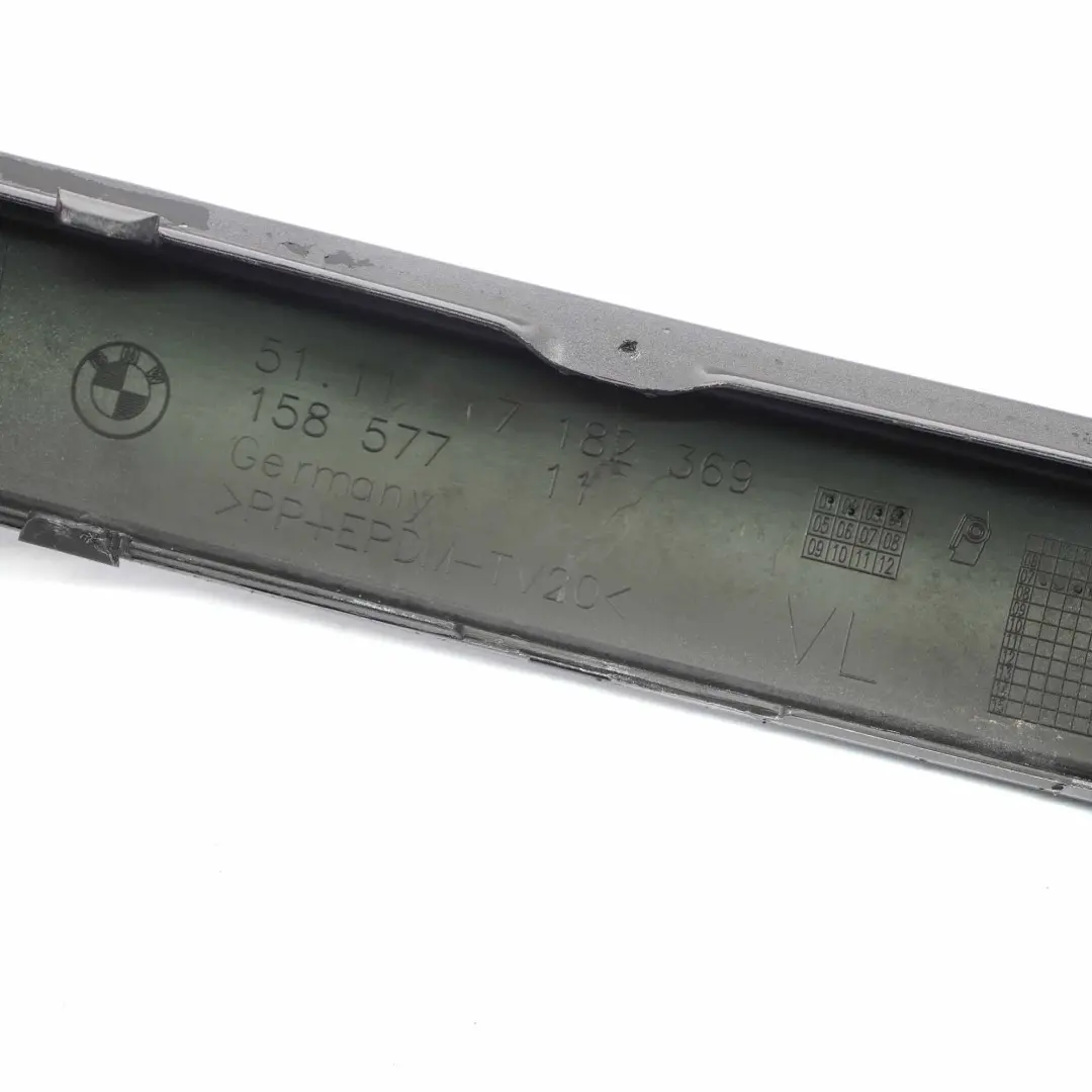 BMW E87 LCI Bande caoutchouc pour pare-chocs avant gauche Sparkling Graphite A22 - SKU 7185131-SG - Numéro de pièce 7185131