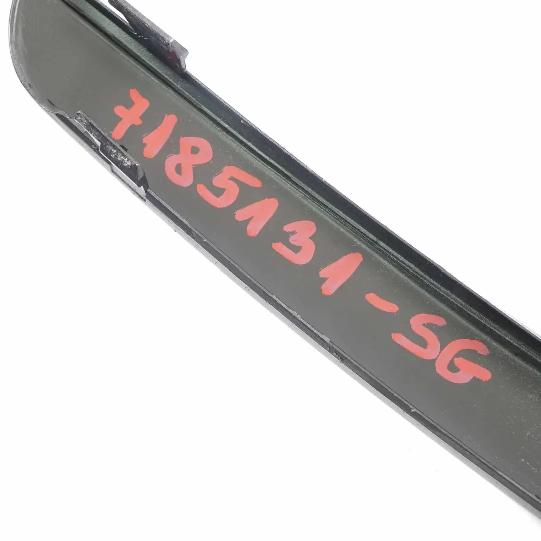 BMW E87 LCI Bande caoutchouc pour pare-chocs avant gauche Sparkling Graphite A22 - SKU 7185131-SG - Numéro de pièce 7185131