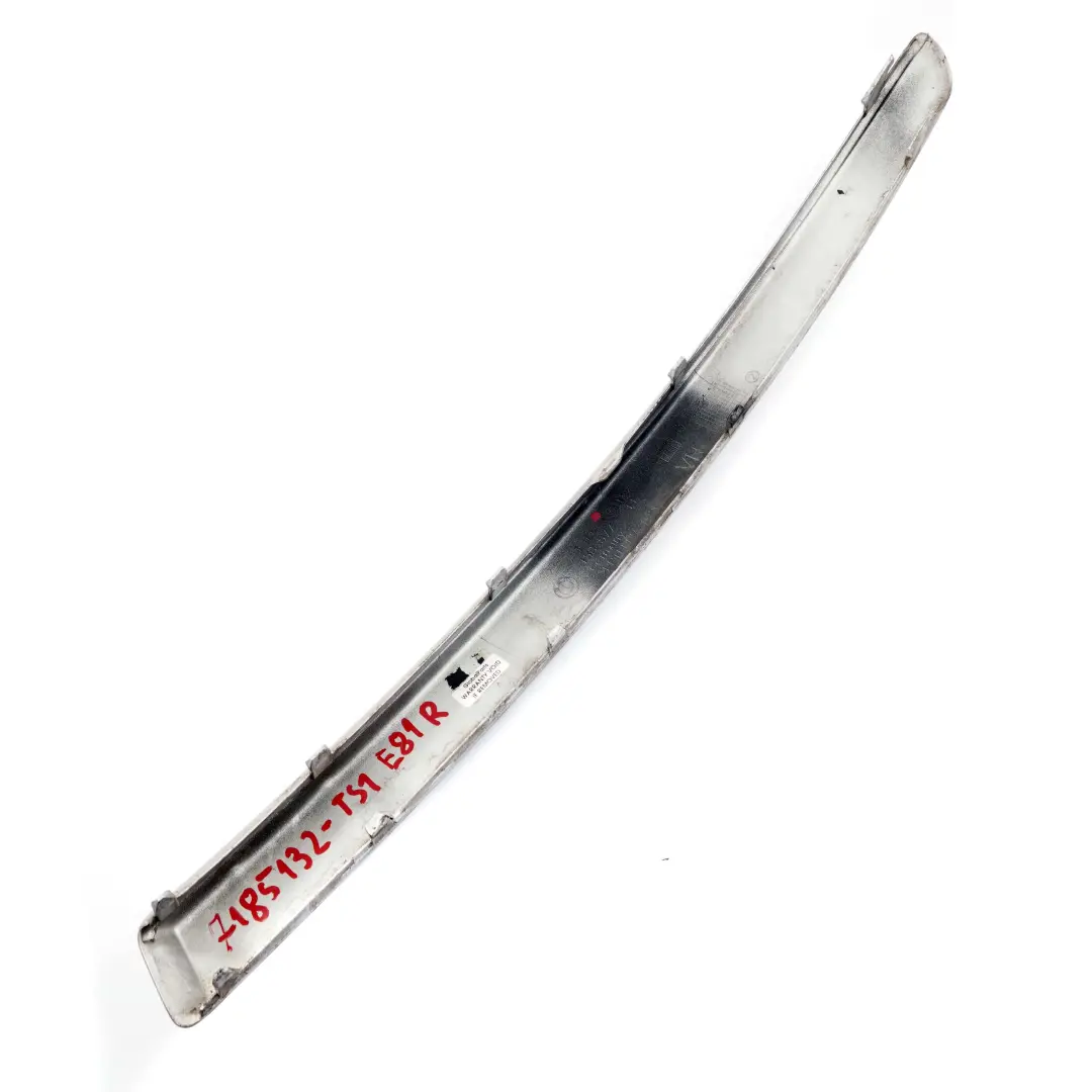 Listwa Zderzaka Prawy Tył Titan do BMW E81 E87 LCI o numerze 7185132 BMW E81 E87 LCI Listwa Zderzaka Prawy Tył Titan - SKU 7185132-TS1 - Numer Części 7185132