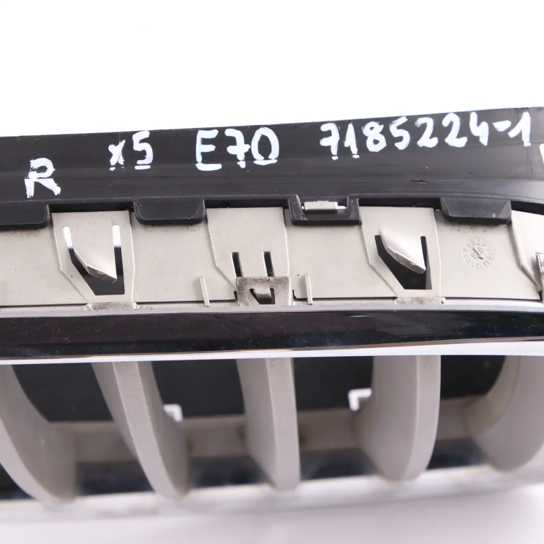 Paraurti anteriore Griglia Rene Radiatore Aria Destra Cromo per BMW X5 E70 con numero di parte 7185224 BMW X5 E70 Paraurti anteriore Griglia Rene Radiatore Aria Destra Cromo - SKU 7185224-1 - Numero di parte 7185224