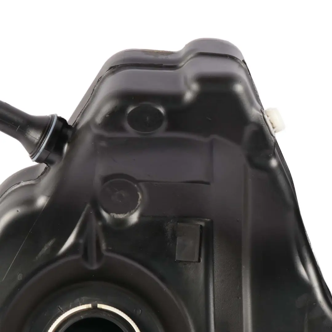 Plastic Bare Fuel Tank Diesel to BMW 6 E63 E64 LCI 635d with Part number 7186086 BMW 6 E63 E64 LCI 635d Plastic Bare Fuel Tank Diesel - SKU 7186086-1 - Part number 7186086
