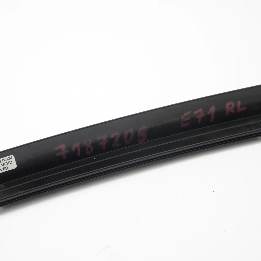 Copertura Telaio Finestra Colonna Porta Posteriore Sinistra Alto Lucido per BMW E71 con numero di parte 7187209 BMW E71 Copertura Telaio Finestra Colonna Porta Posteriore Sinistra Alto Lucido - SKU 7187209 - Numero di parte 7187209