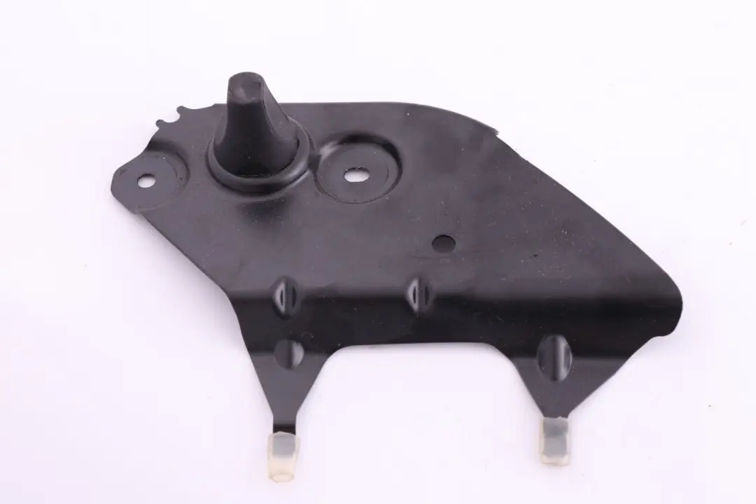 Staffa supporto barra tensione destra per BMW E88 Cabrio con numero di parte 7187640 BMW E88 Cabrio Staffa supporto barra tensione destra - SKU 7187640 - Numero di parte 7187640
