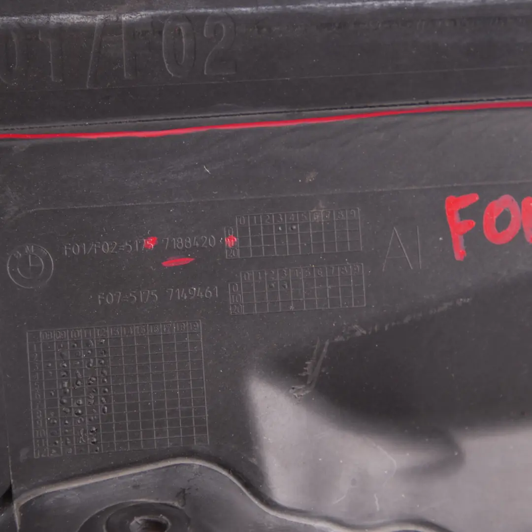 Cubierta aislamiento acústico pared delantera compartimento motor para BMW F01 F02 con número de pieza 7188420 BMW F01 F02 Cubierta aislamiento acústico pared delantera compartimento motor - SKU 7188420 - Número de pieza 7188420