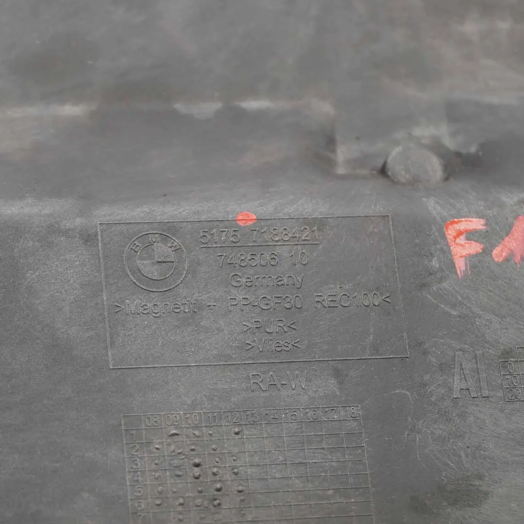 Aislamiento acustico Cubierta aislante Embellecedor para BMW F01 F10 F11 con número de pieza 7188421 BMW F01 F10 F11 Aislamiento acustico Cubierta aislante Embellecedor - SKU 7188421 - Número de pieza 7188421