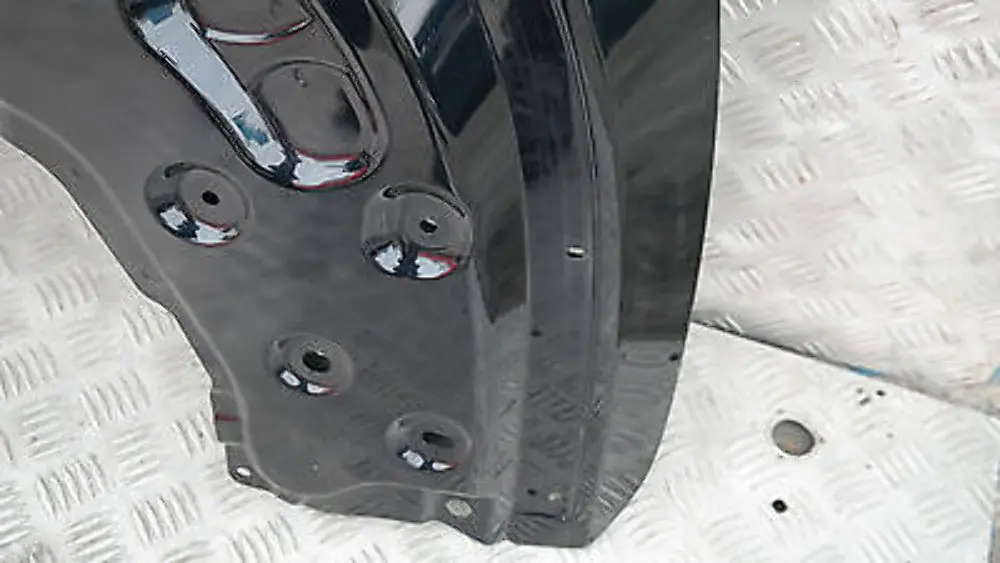 FOLDING TOP COMPARTMENT LID COVER CARBON BLACK to BMW 1 SERIES E88 CONVERTIBLE with Part number 41007188729 BMW 1 SERIES E88 CONVERTIBLE FOLDING TOP COMPARTMENT LID COVER CARBON BLACK - SKU 7188729 - Part number 41007188729