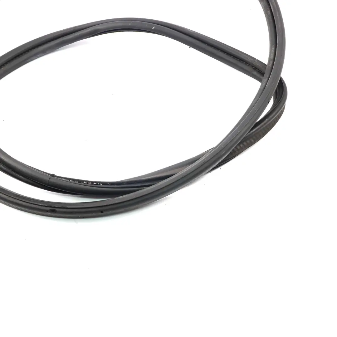 BMW E81 Trunk Lid Tailgate Boot Sealing Gasket Seal - SKU 7190345 - Número de pieza 7190346
