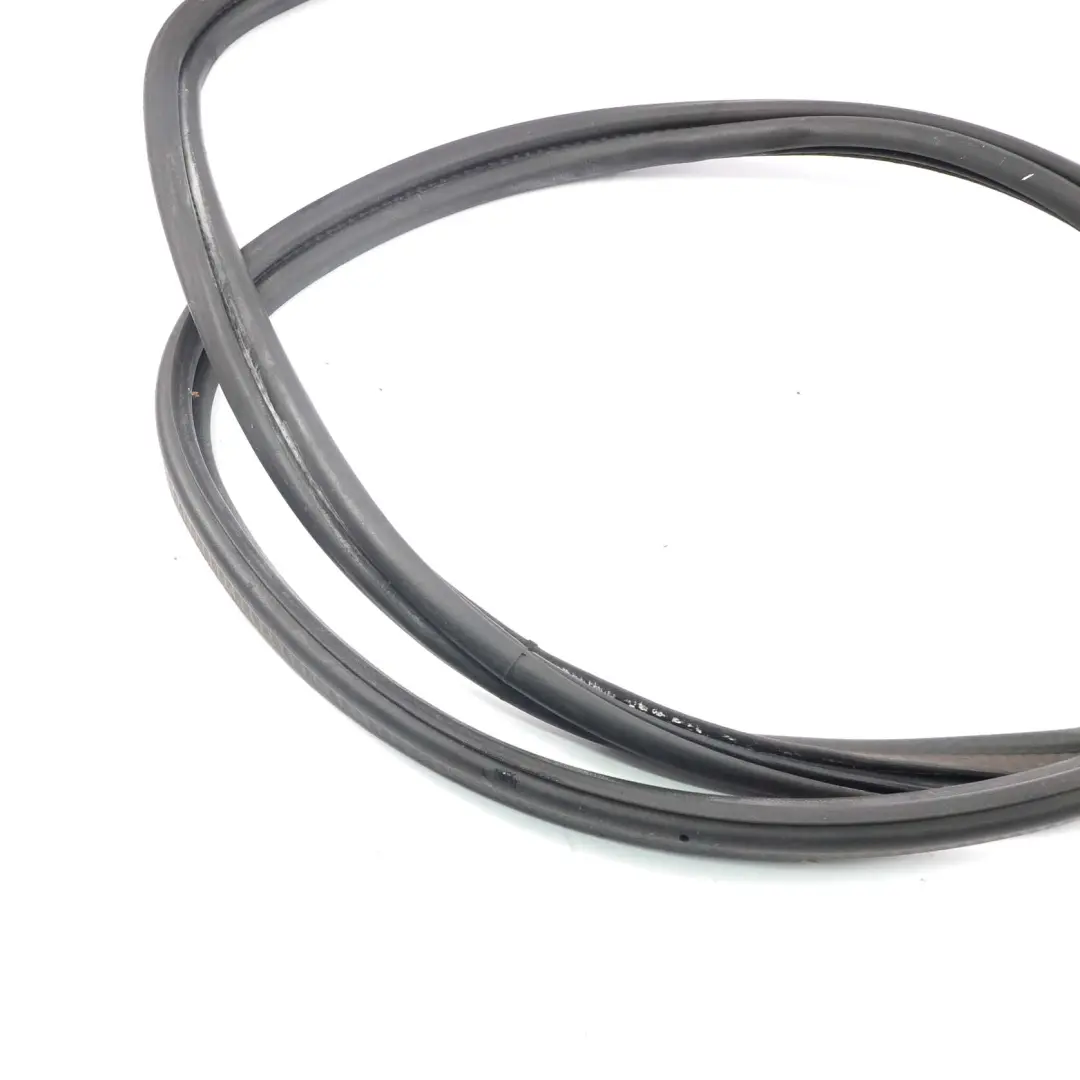 BMW E81 Trunk Lid Tailgate Boot Sealing Gasket Seal - SKU 7190345 - Número de pieza 7190346