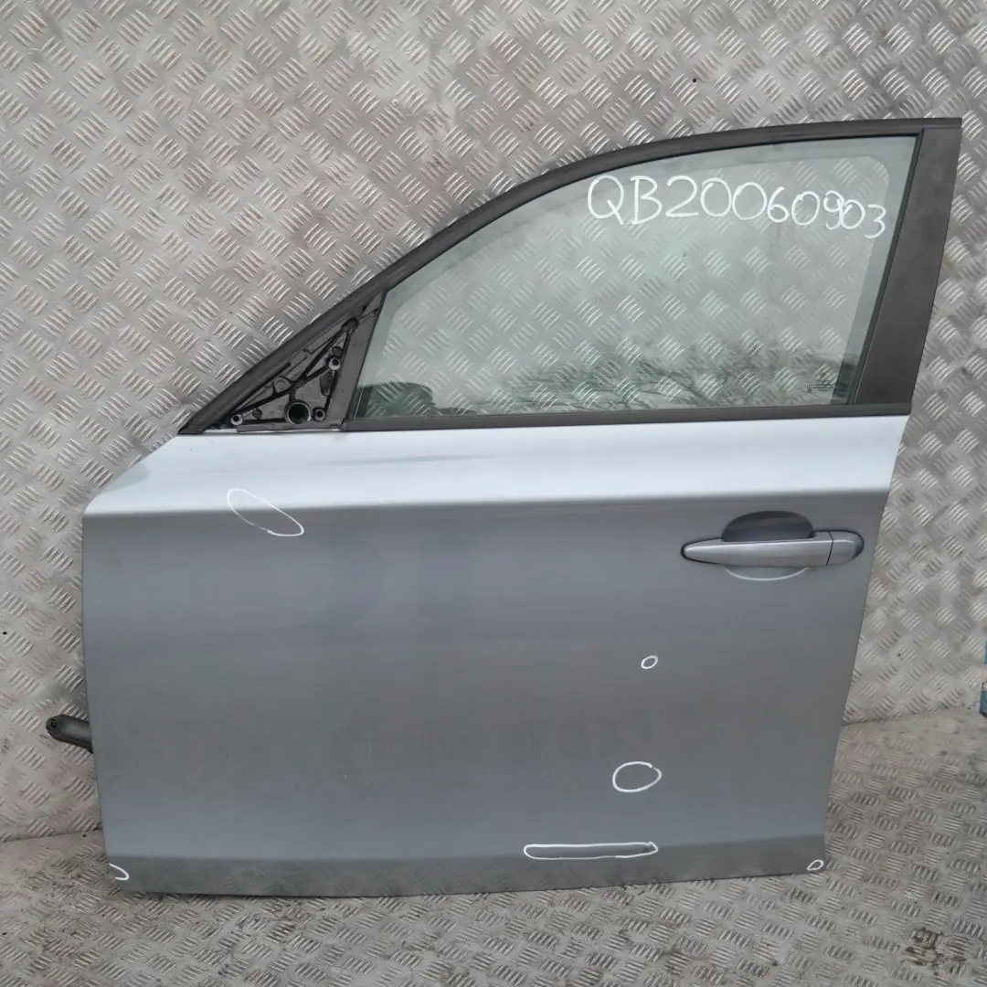 Fahrerseite Tür vorne links Quarzblau Blau Metallic für BMW 1 er E87 E87 LCI mit Teilenummer 41517191011 BMW 1 er E87 E87 LCI Fahrerseite Tür vorne links Quarzblau Blau Metallic - SKU 7191011-QB2 - Teilenummer 41517191011