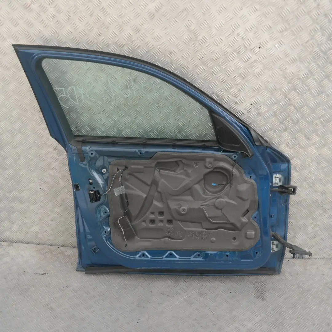 Cote Conducteur Porte Avant a Gauche Bleu de Sydney Bleu pour BMW E87 LCI à propos du numéro de pièce 7191011 BMW E87 LCI Cote Conducteur Porte Avant a Gauche Bleu de Sydney Bleu - SKU 7191011-SYD5 - Numéro de pièce 7191011