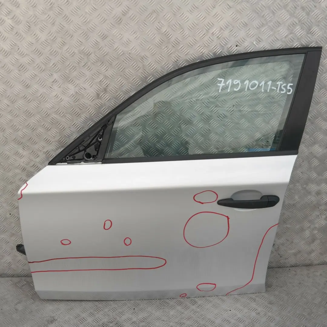 Porta anteriore sinistra Titansilber Argento Metallico per BMW 7 E87 con numero di parte 7191011 BMW 7 E87 Porta anteriore sinistra Titansilber Argento Metallico - SKU 7191011-TS7 - Numero di parte 7191011