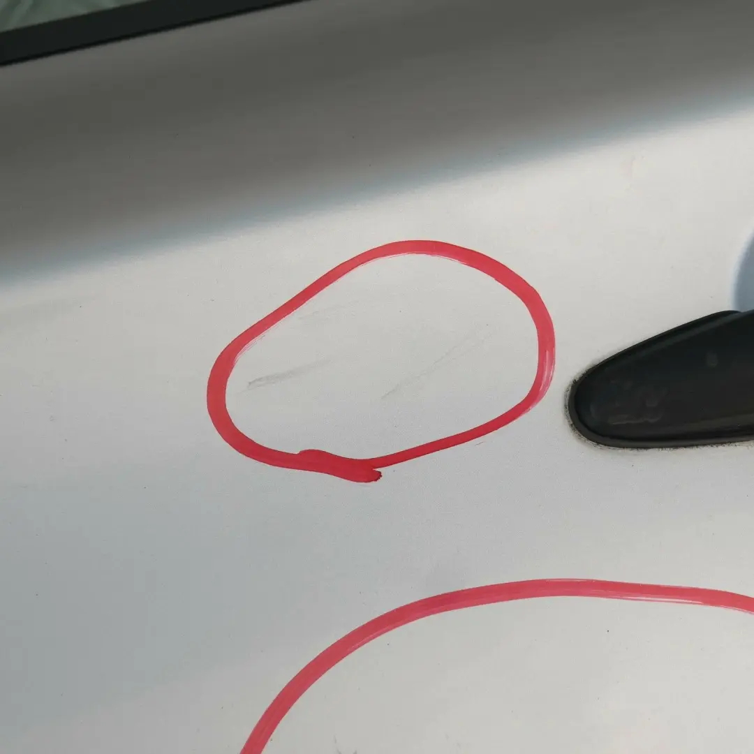 Drzwi Lewe Przednie Titansilber 354 do BMW E87 o numerze 7191011 BMW E87 Drzwi Lewe Przednie Titansilber 354 - SKU 7191011-TS7 - Numer Części 7191011