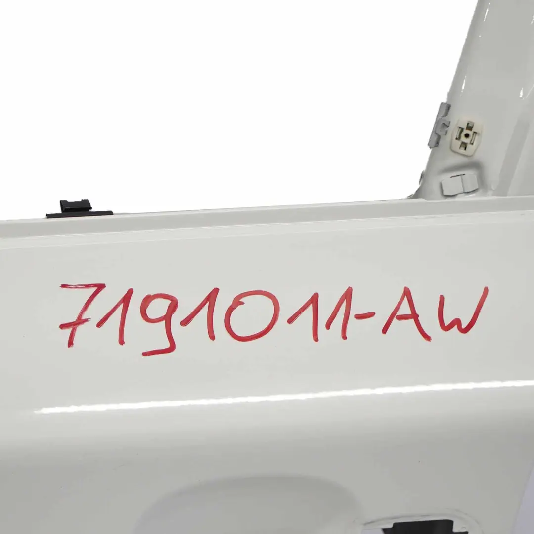 Puerta Delantera Izquierda Alpinweiss Alpine Weiss - 300 para BMW E87 con número de pieza 7191011 BMW E87 Puerta Delantera Izquierda Alpinweiss Alpine Weiss - 300 - SKU 7191011-AW - Número de pieza 7191011