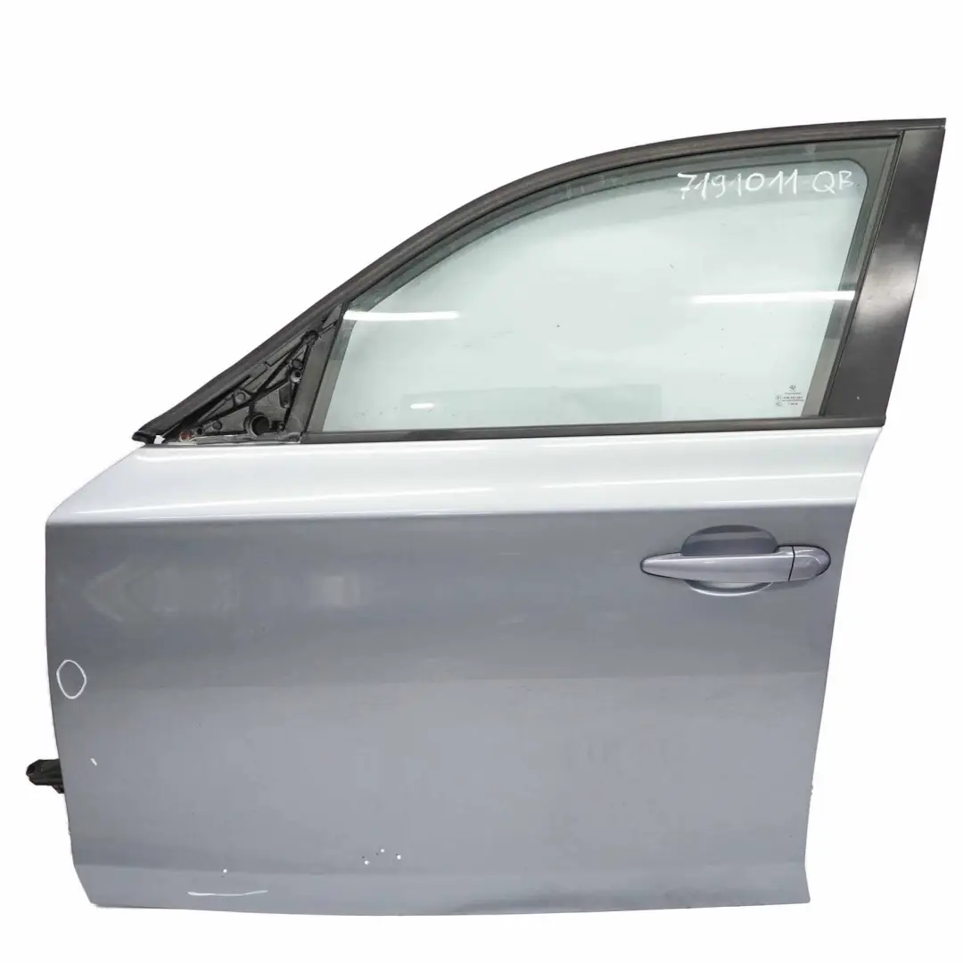 Gauche Quartzbleu Bleu Metallise - A18 pour BMW E87 Porte avant à propos du numéro de pièce 7191011 BMW E87 Porte avant Gauche Quartzbleu Bleu Metallise - A18 - SKU 7191011-QB - Numéro de pièce 7191011