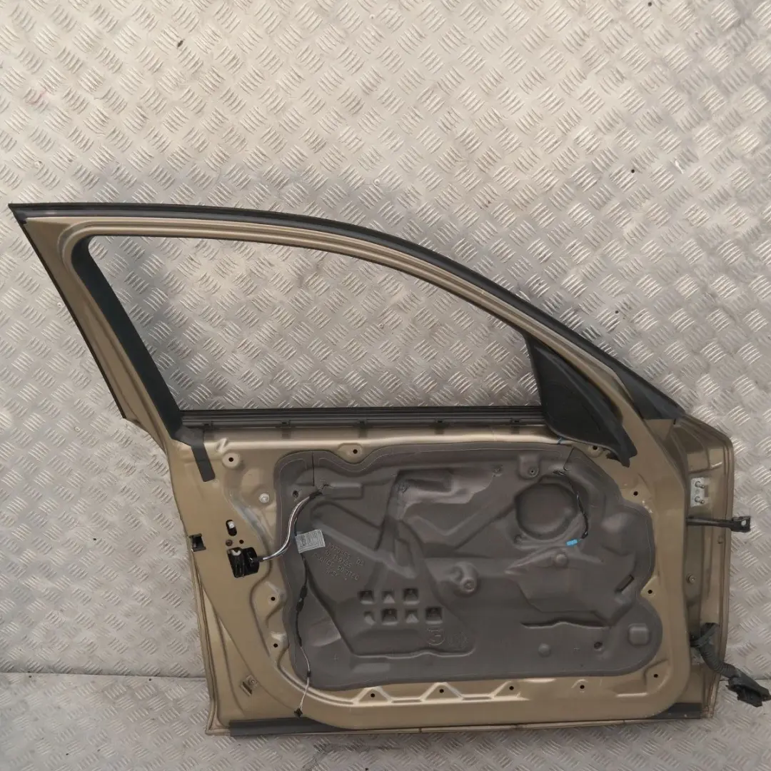 Fahrerseite Tür vorne links Sonora Metallic A23 für BMW 1 E87 E87 3 LCI mit Teilenummer 7191011 BMW 1 E87 E87 3 LCI Fahrerseite Tür vorne links Sonora Metallic A23 - SKU 7191011-SON3 - Teilenummer 7191011