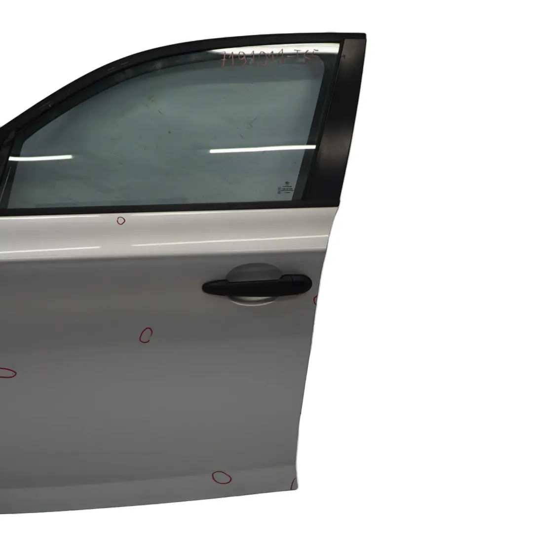 Tür Vorne Links Titansilber Silber Metallic - 354 für BMW 1 E87 LCI mit Teilenummer 7191011 BMW 1 E87 LCI Tür Vorne Links Titansilber Silber Metallic - 354 - SKU 7191011-TS5 - Teilenummer 7191011