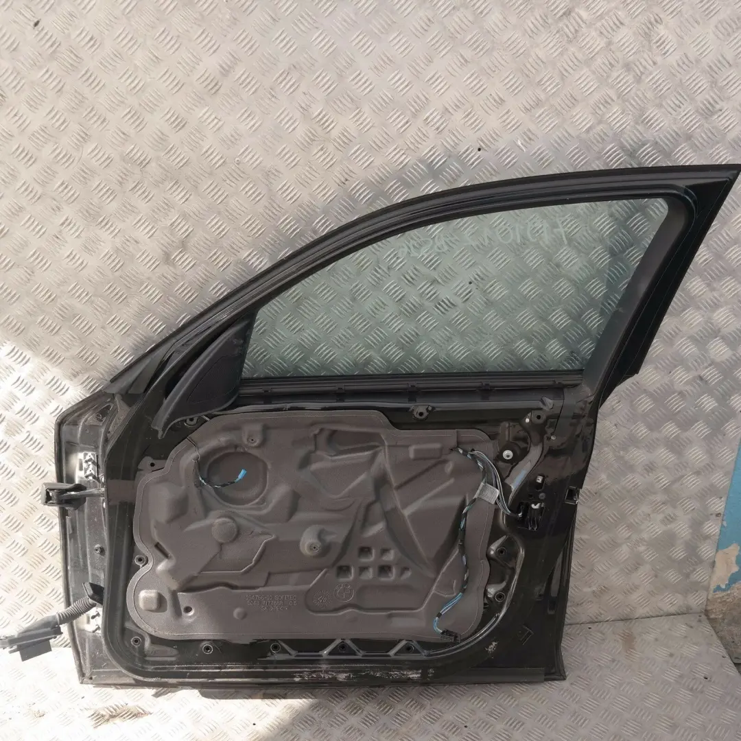 Door Front Right O/S Black Sapphire Metallic - 475 to BMW 1 SERIES 26 E87 E87N with Part number 7191012 BMW 1 SERIES 26 E87 E87N Door Front Right O/S Black Sapphire Metallic - 475 - SKU 7191012-BS26 - Part number 7191012