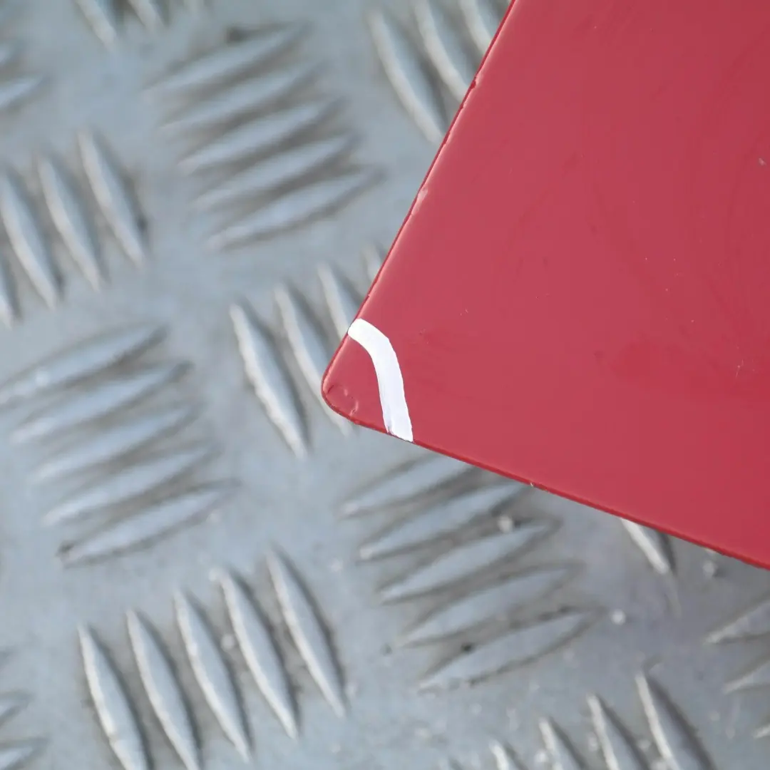 Porta anteriore destra Japanrot Rosso Giappone - 438 per BMW E87 con numero di parte 41517191012 BMW E87 Porta anteriore destra Japanrot Rosso Giappone - 438 - SKU 7191012-JR - Numero di parte 41517191012