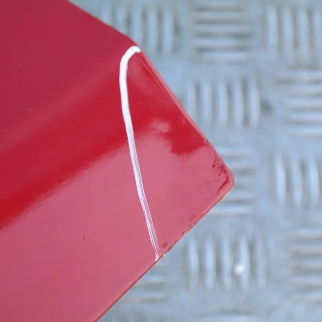 Porta anteriore destra Japanrot Rosso Giappone - 438 per BMW E87 con numero di parte 41517191012 BMW E87 Porta anteriore destra Japanrot Rosso Giappone - 438 - SKU 7191012-JR - Numero di parte 41517191012