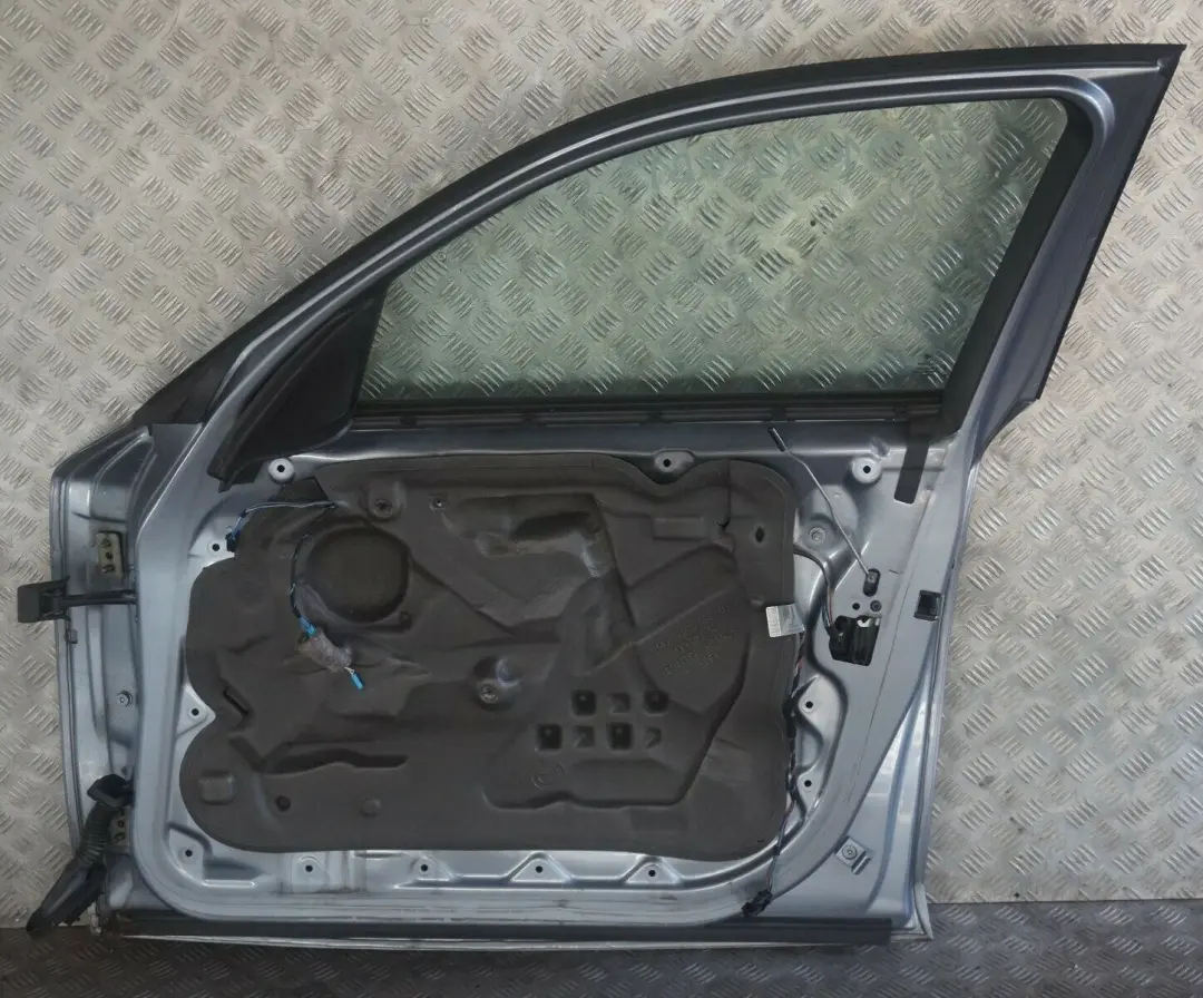 BMW 1 Series E87 Door Front Right O/S Quarzblau Blue Blau Metallic - A18 - SKU 7191012-QB19 - Part number 7191012