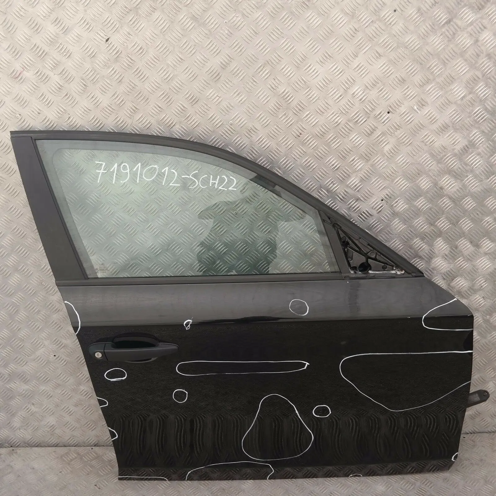 BMW 1 SERIES 22 E87 E87N Door Front Right O/S Black Schwarz 2 - 668