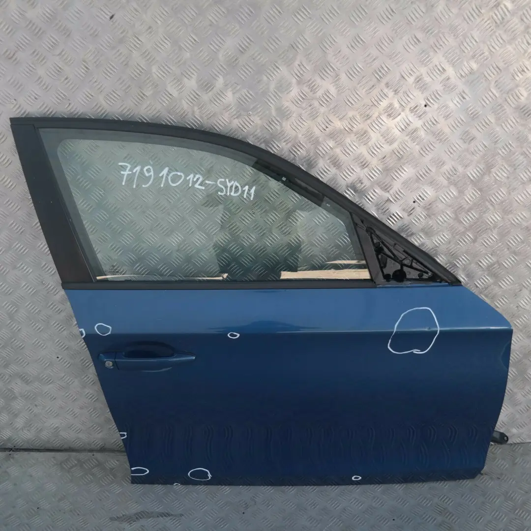 Porta anteriore destra Sydneyblau Blu - A19 per BMW E87 LCI con numero di parte 7191012 BMW E87 LCI Porta anteriore destra Sydneyblau Blu - A19 - SKU 7191012-SYD11 - Numero di parte 7191012