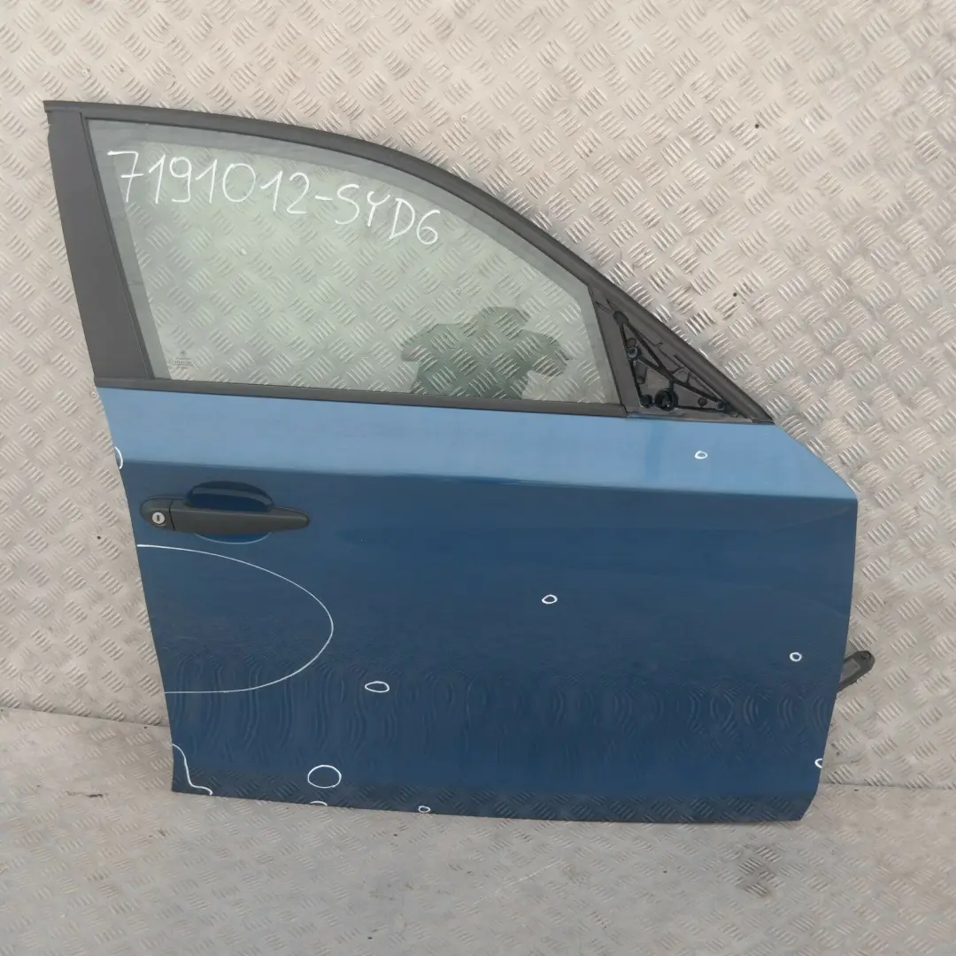 drzwi prawe przednie Sydney Blau A19 do BMW E87 o numerze 7191012 BMW E87 drzwi prawe przednie Sydney Blau A19 - SKU 7191012-SYD6 - Numer Części 7191012