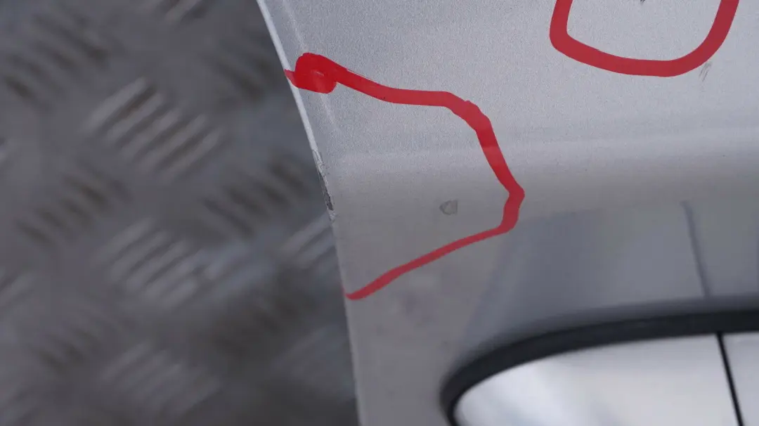 Puerta Delantera Derecha Titansilber Plata Metalico para BMW E87 E87N LCI con número de pieza 7191012 BMW E87 E87N LCI Puerta Delantera Derecha Titansilber Plata Metalico - SKU 7191012-TS15 - Número de pieza 7191012