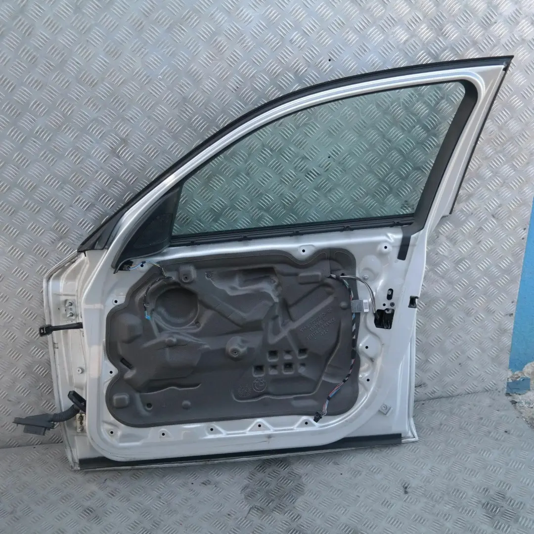 Beifahrer Tür vorne rechts Titansilber Silber Metallic für BMW 1 er E87 LCI mit Teilenummer 7191012 BMW 1 er E87 LCI Beifahrer Tür vorne rechts Titansilber Silber Metallic - SKU 7191012 -TS1 - Teilenummer 7191012