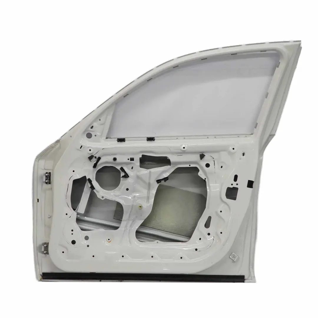 Porta anteriore destra Alpinweiss 3 Alpine White - 300 per BMW E87 con numero di parte 7191012 BMW E87 Porta anteriore destra Alpinweiss 3 Alpine White - 300 - SKU 7191012-AW - Numero di parte 7191012