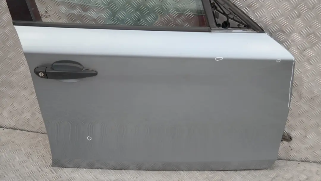 BMW E87 E87N LCI Puerta delantera derecha Quarzblau Azul Blau Metallic -A18 - SKU 7191012-QB7 - Número de pieza 41517191012