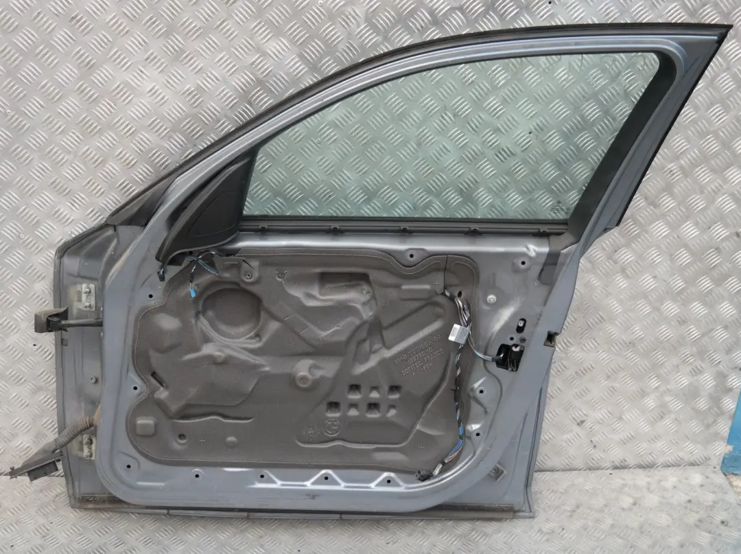 BMW E87 E87N LCI Puerta delantera derecha Quarzblau Azul Blau Metallic -A18 - SKU 7191012-QB7 - Número de pieza 41517191012