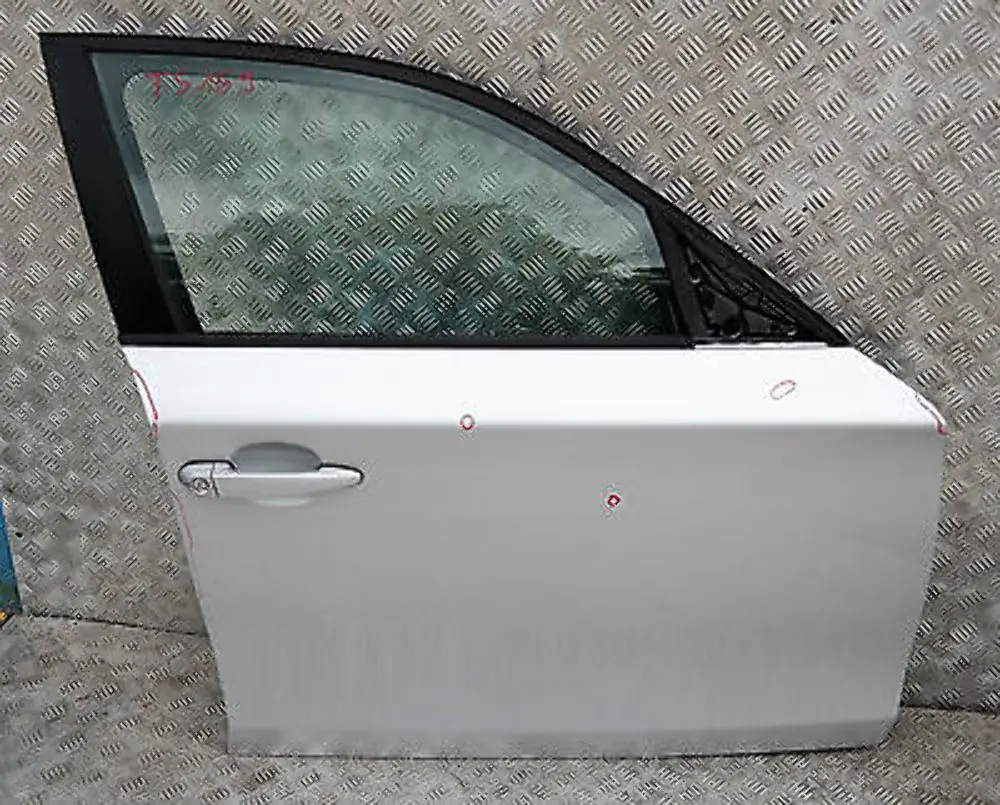 BMW 1 SERIES E87 E87N LCI Door front right O/S Titansilber Silber Silver Metalic