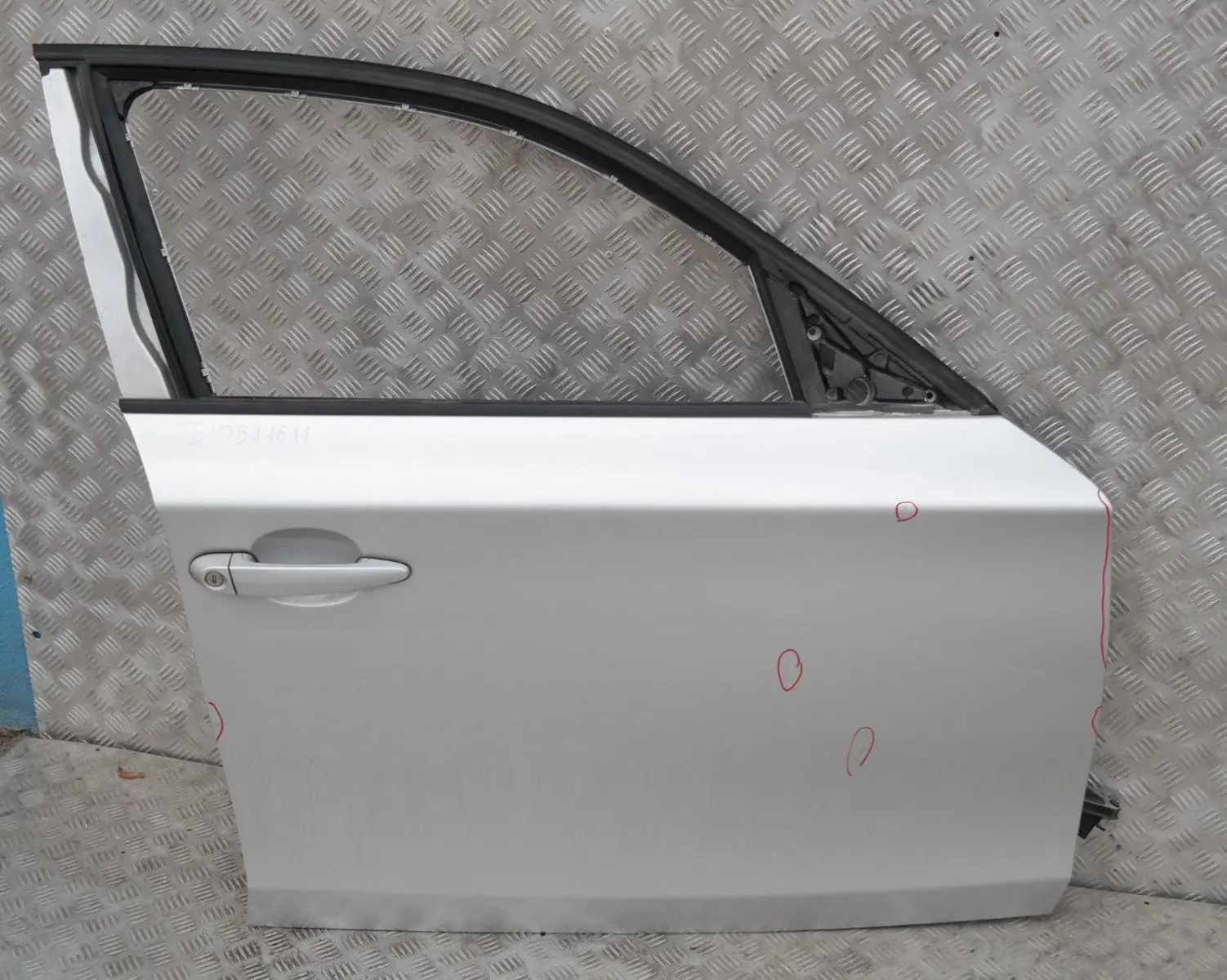 BMW 1 SERIES E87 E87N LCI Door Front Right O/S Titansilber Silber Silver Metalic