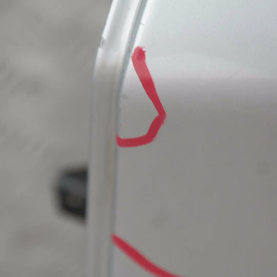 Cote Conducteur Porte Arriere Gauche Argent Titane Metallique pour BMW E87 LCI à propos du numéro de pièce 7191017 BMW E87 LCI Cote Conducteur Porte Arriere Gauche Argent Titane Metallique - SKU 7191017-TS - Numéro de pièce 7191017