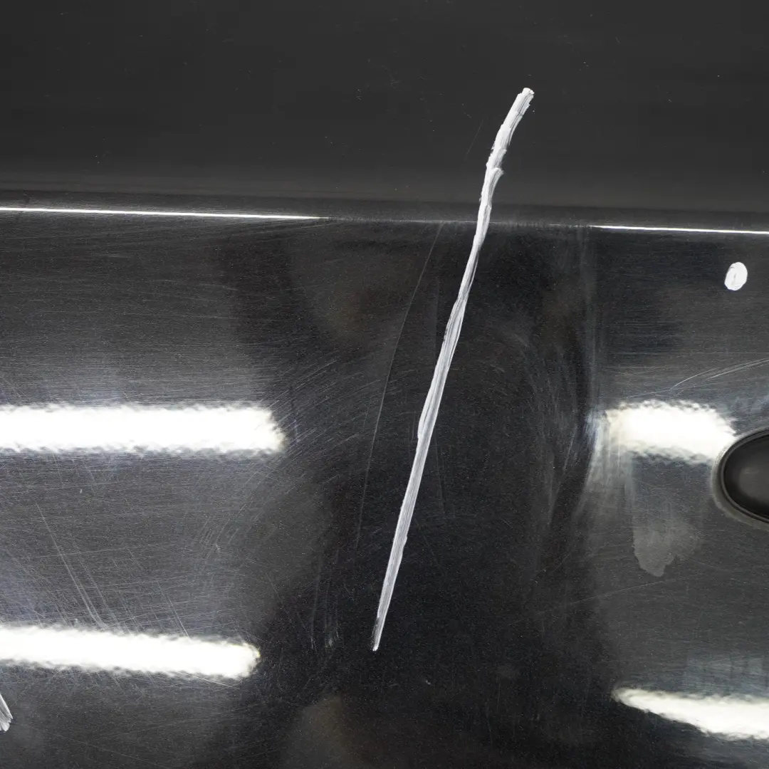 Porta posteriore sinistra Black Sapphire Metallic - 475 per BMW E87 con numero di parte 7191017 BMW E87 Porta posteriore sinistra Black Sapphire Metallic - 475 - SKU 7191017-BS12 - Numero di parte 7191017