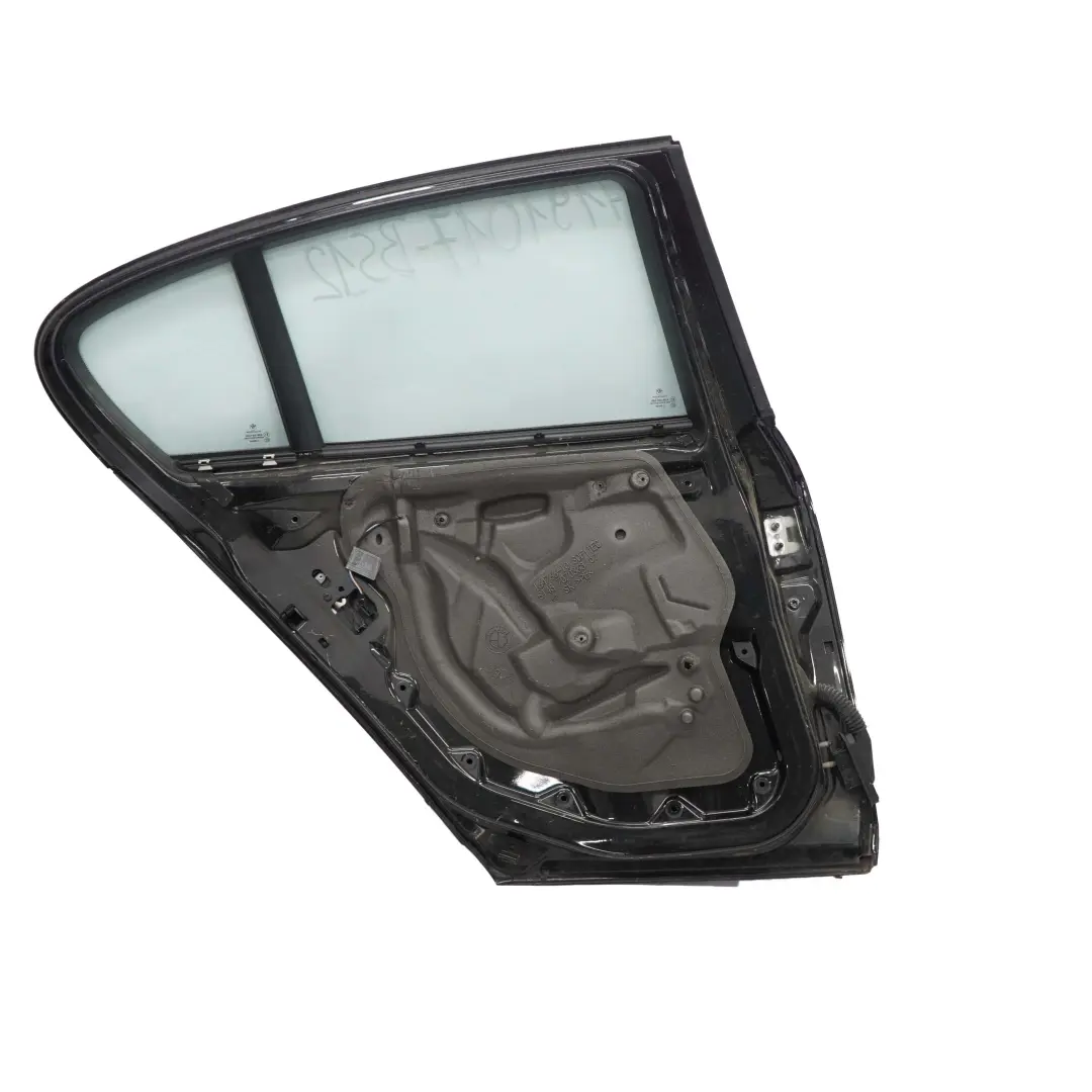 Porta posteriore sinistra Black Sapphire Metallic - 475 per BMW E87 con numero di parte 7191017 BMW E87 Porta posteriore sinistra Black Sapphire Metallic - 475 - SKU 7191017-BS12 - Numero di parte 7191017