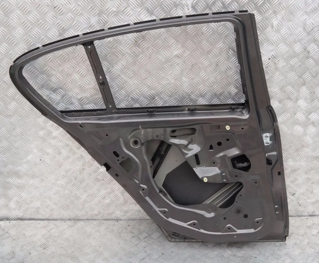 drzwi lewe tylne tył Havana - A17 do BMW 1 e87 o numerze 41527191017 BMW 1 e87 drzwi lewe tylne tył Havana - A17 - SKU 7191017-HAV - Numer Części 41527191017