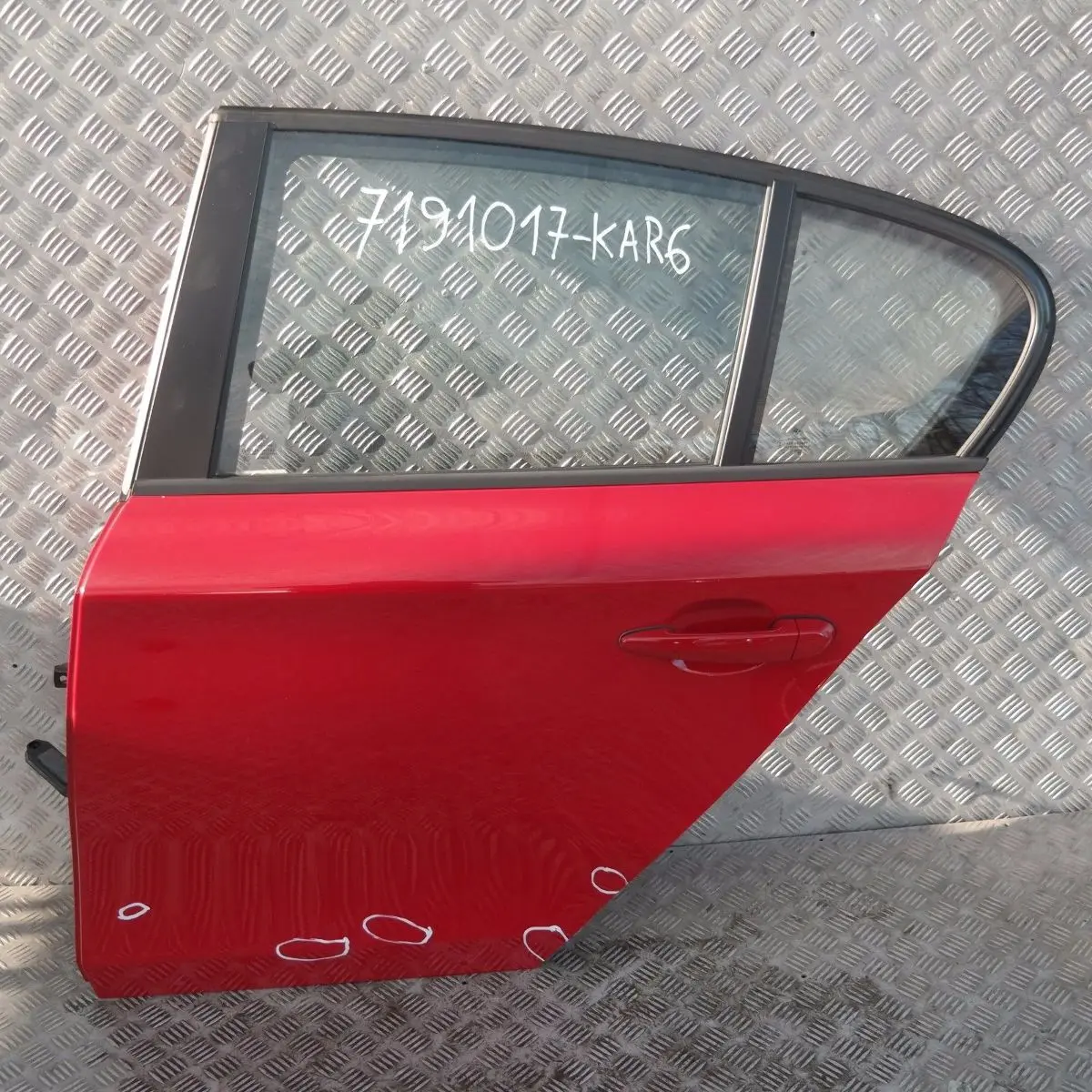 BMW 1 er E87 E87 LCI Fahrerseite Tür hinten links Karmesinrot Rot A61
