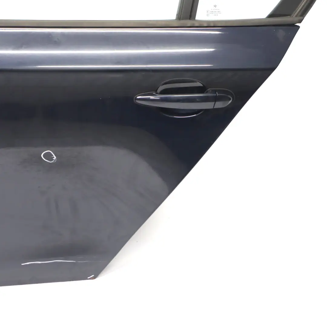 Porta posteriore sinistra Monacoblau Monaco Blue Metallic - A35 per BMW E87 con numero di parte 7191017 BMW E87 Porta posteriore sinistra Monacoblau Monaco Blue Metallic - A35 - SKU 7191017-MB - Numero di parte 7191017