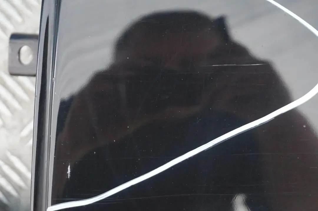 BMW E87 Porta posteriore sinistra Schwarz 2 Nero - 668 - SKU 7191017-SCH12 - Numero di parte 7191017