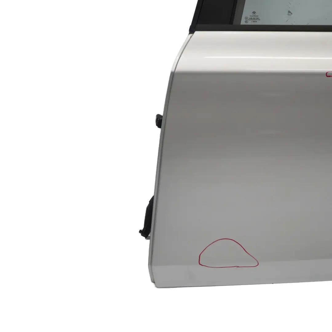 Porta posteriore sinistra Titansilber Argento Metallico - 354 per BMW E87 con numero di parte 7191017 BMW E87 Porta posteriore sinistra Titansilber Argento Metallico - 354 - SKU 7191017-TS2 - Numero di parte 7191017