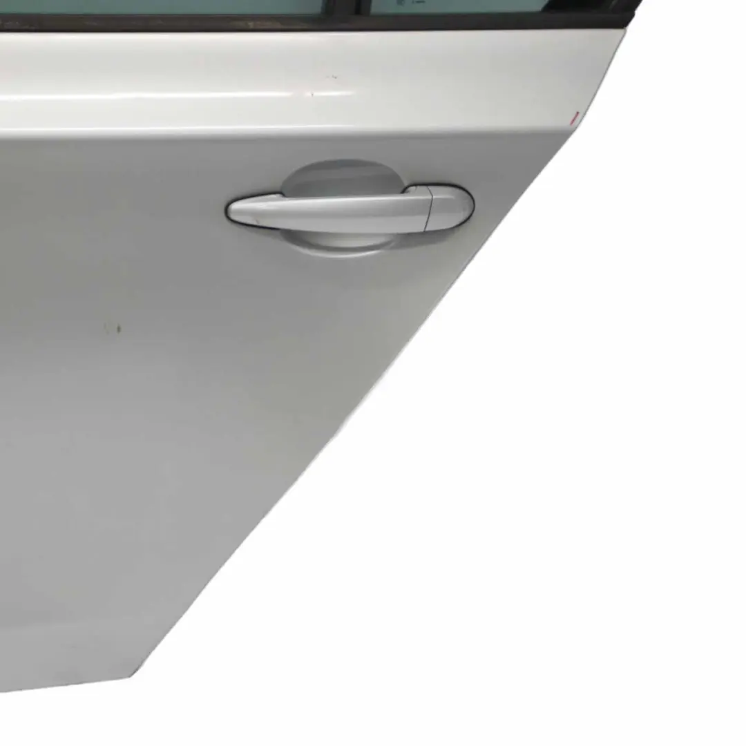 Porta Posteriore Sinistra Titansilber Silber Silver Metallic - 354 per BMW E87 con numero di parte 7191017 BMW E87 Porta Posteriore Sinistra Titansilber Silber Silver Metallic - 354 - SKU 7191017-TS5 - Numero di parte 7191017